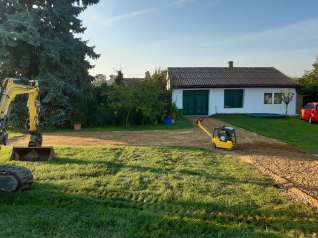 Hauszufahrt planieren